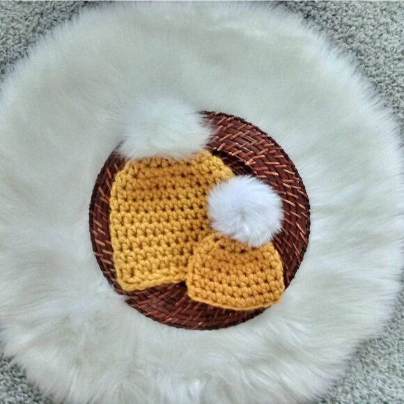 Mommy & Me Chunky Knit Crochet Hat Set - Picture 2 of 7